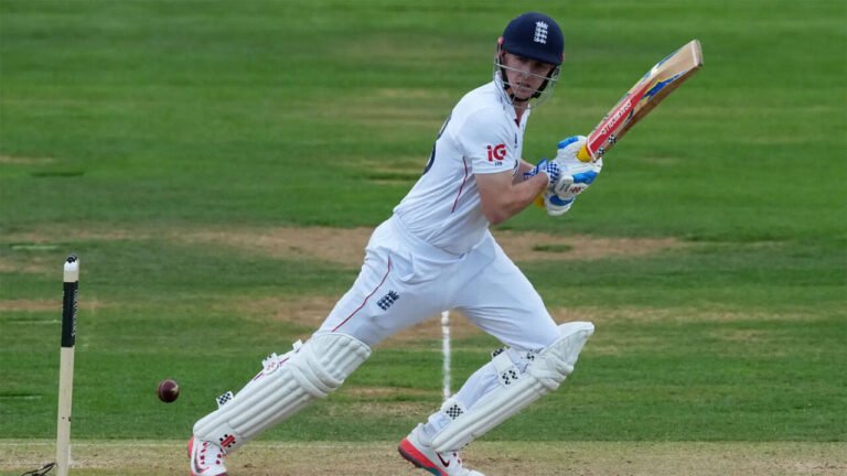 England 205/4 in 44.1 Overs